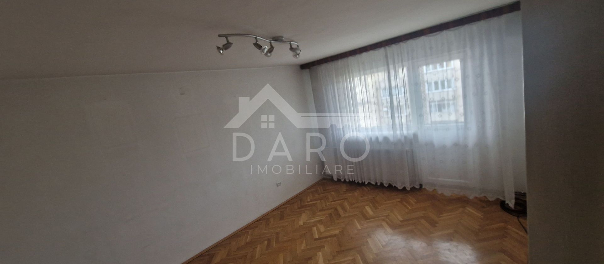 🏡 Apartament 4 camere de vânzare | Dâmbu Pietros | 90 mp - Poză 1