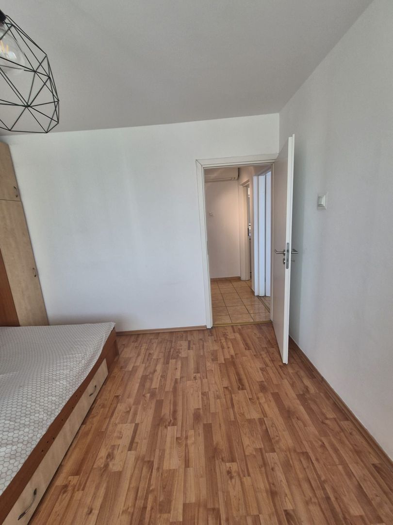 Apartament 2 camere. Decomandat. La 3 min. de metrou Eroii Revolutiei. - Poză 4