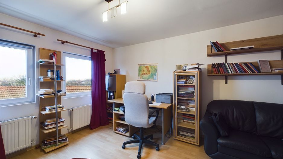 Casă situată Central în Dumbrăvița - Poză 21