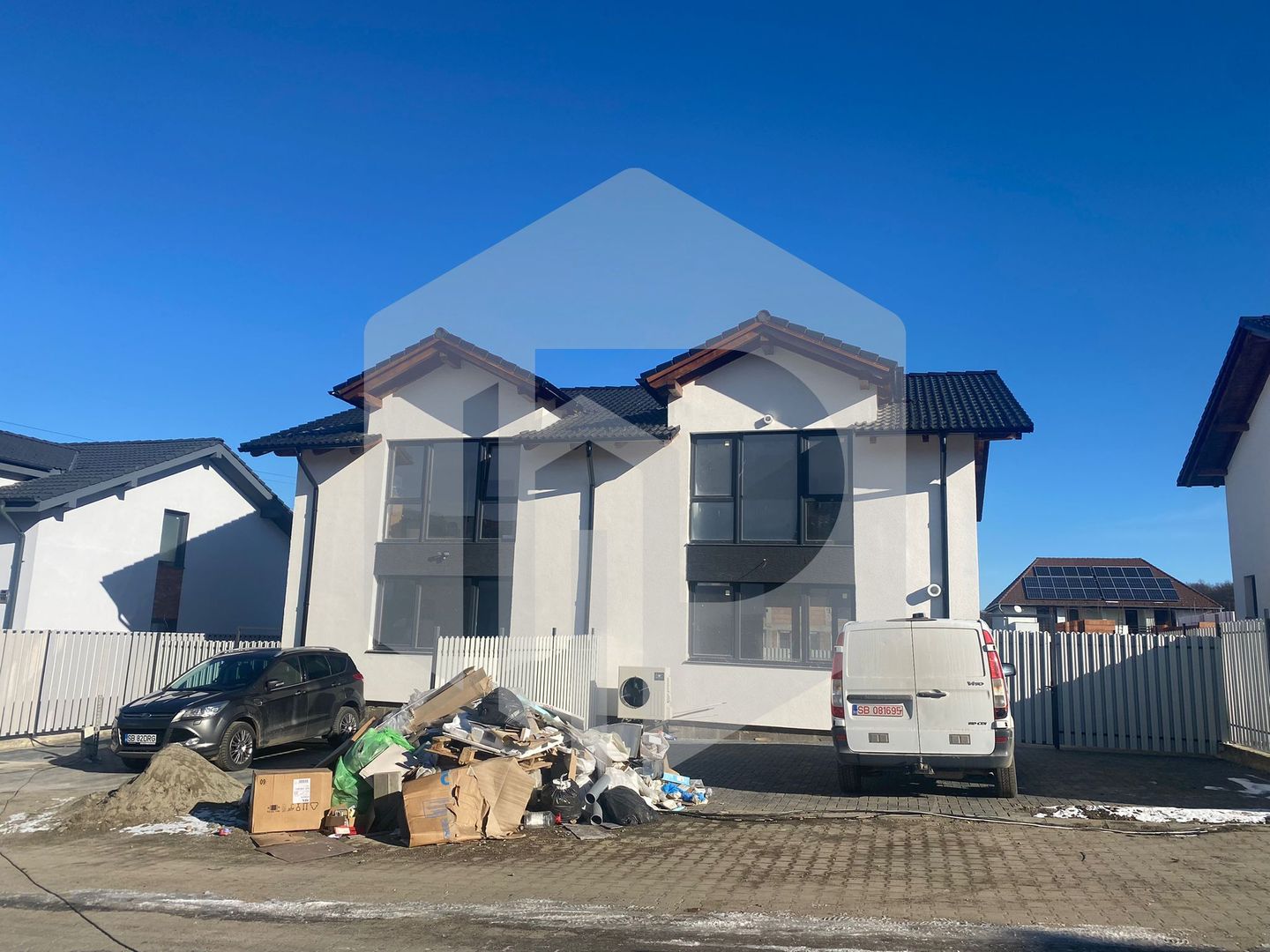 Duplex 4 Camere 2 Bai 2 locuri de parcare - Teren generos - Poză 4