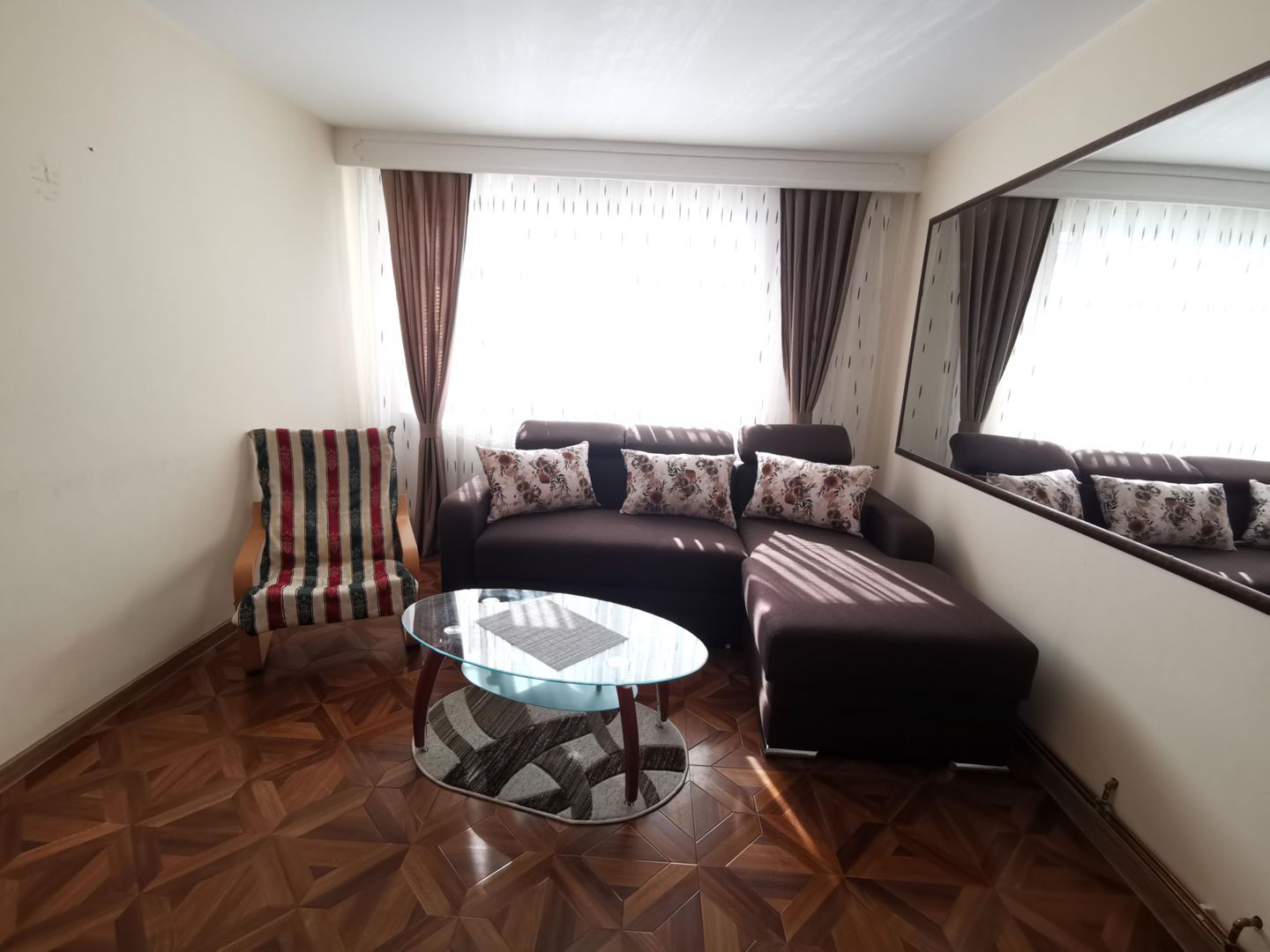 Apartament cu 2 camere de vânzare in Cetate - Poză 2