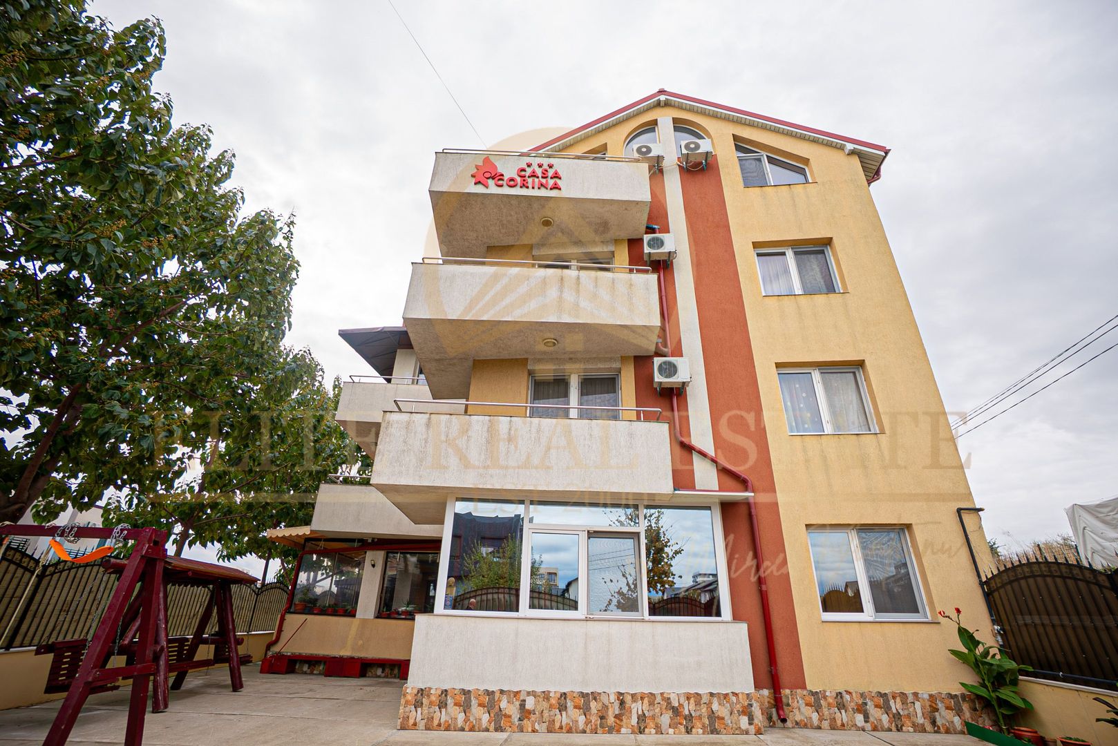 Pensiune premium în Mamaia Sat – proprietate exclusivistă 24 camere - Poză 1