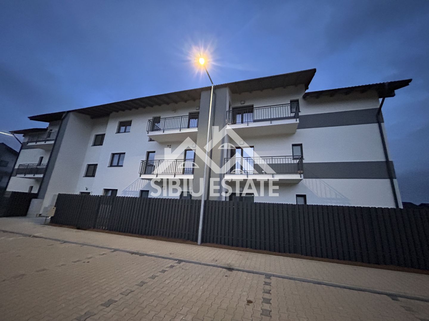 Apartament modern decomandat cu 2 camere si balcon în Șelimbăr - Poză 7