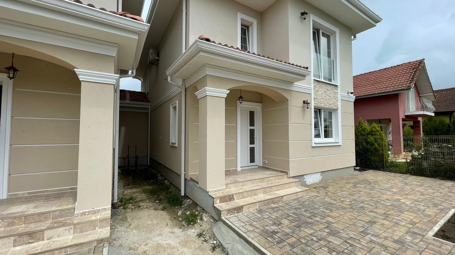 Duplex desparțit - 5 camere și 3 băi- Moșnița Nouă - Poză 1
