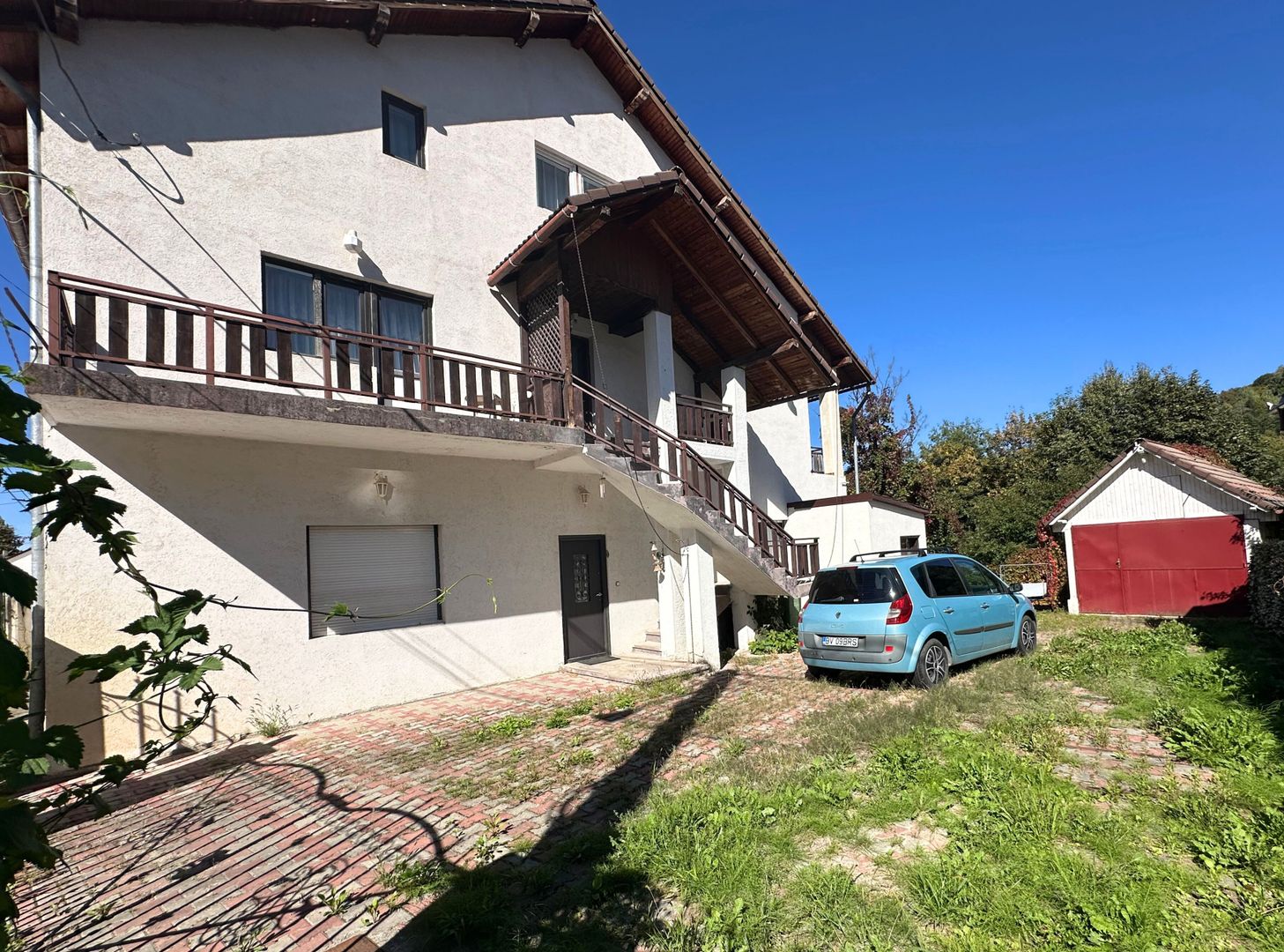 Vânzare casă Individuală 12 Camere la 5 minute de Castelul Bran - Poză 3