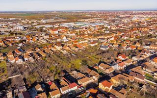 Casă cu teren generos în Pârneava - Poză 3