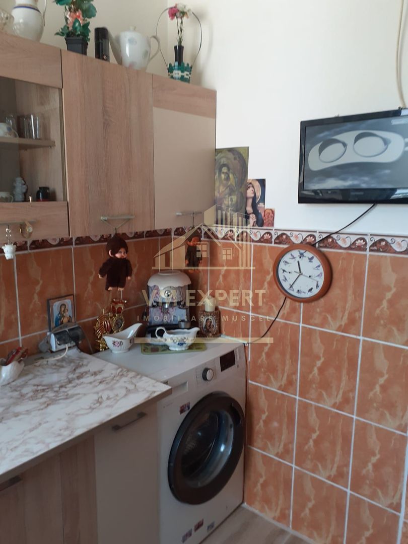 APARTAMENT 2 CAMERE, ETAJ 4, BLOC DE CARAMIDA, CAMPULUNG - Poză 2