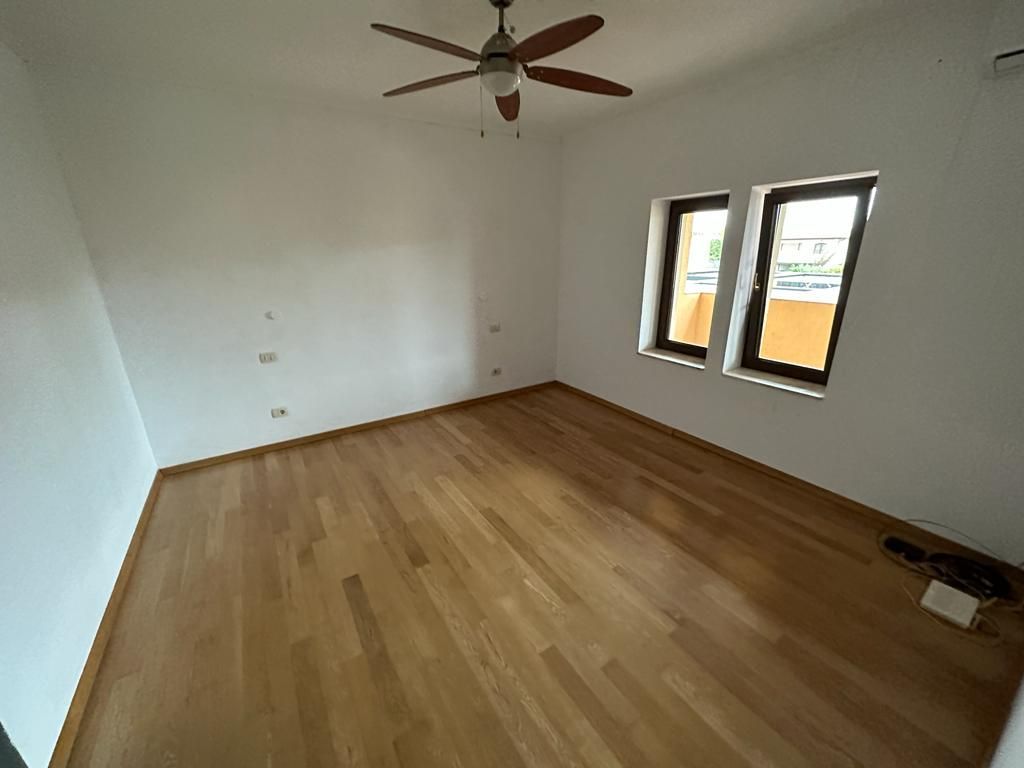 VILA  - ARADULUI. -British - Poză 50