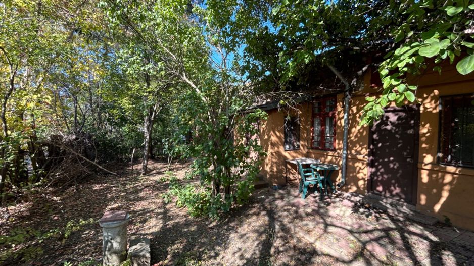 Teren 480 cu casa de 3 camere demolabila ( sau renovabila) sector 1 - Poză 4