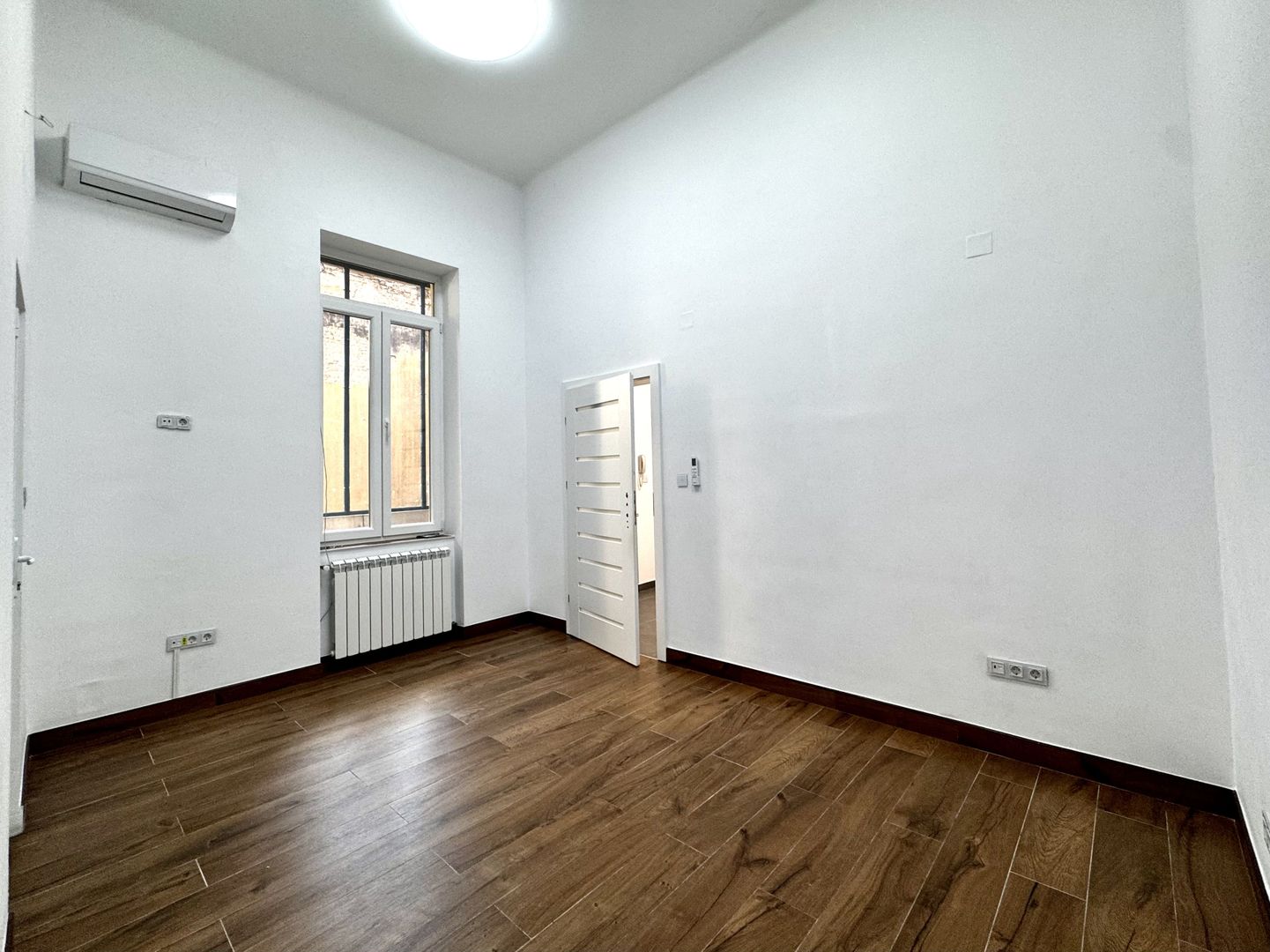 Spațiu birouri - renovat integral, etaj 1, in Piața Unirii - Poză 2
