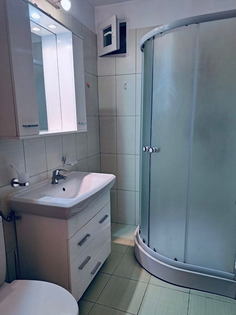 Grasoniera de inchiriat Drumul Taberei Favorit - Poză 2