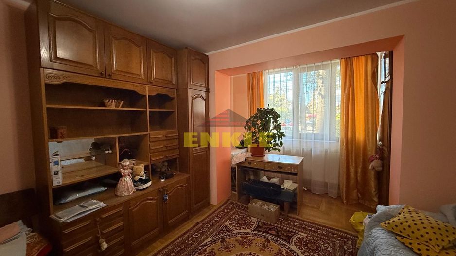 De vânzare apartament cu  3 camere, decomandat, zona Primaverii - Poză 4