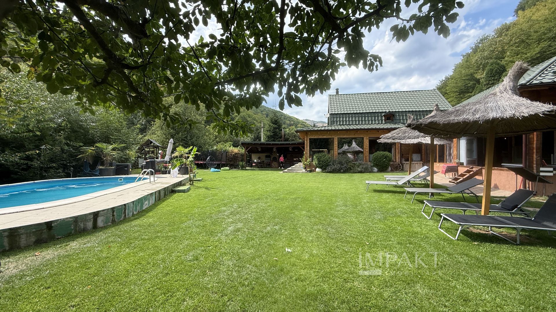 Proprietate cu front la rau si piscina exterioara in Baisoara - Poză 1