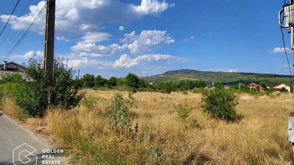 Teren intravilan, 2500 mp, comuna Ghioroc - Poză 1