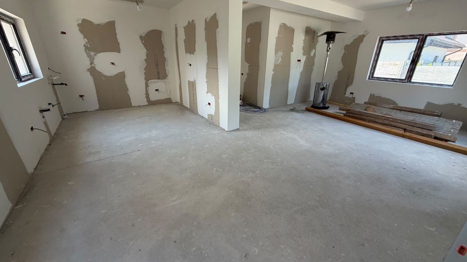 CASA INDIVIDUALA - 5 CAMERE, INCALZIRE PARDOSEALA , TEREN 420 COMIS 0% - Poză 2