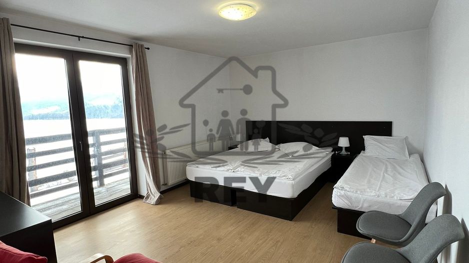 Vila / Hotel de vânzare în Păltiniș - Poză 3