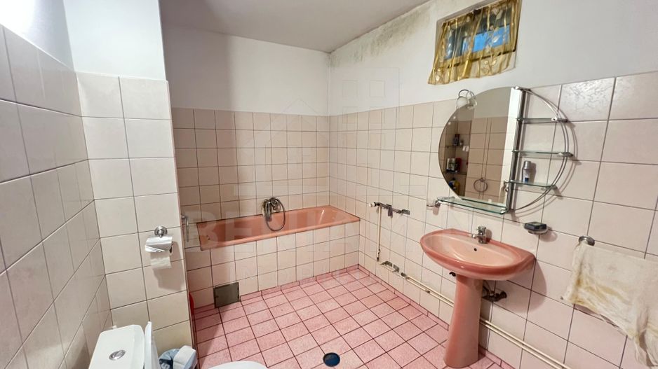 De-Vanzare-Case-16-Camere-400mp-Utili-1100mp-Teren-Sacele-Brasov - Poză 15