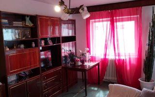 Apartament 3 camere de vânzare, Hârlău, etaj 4 - Poză 4