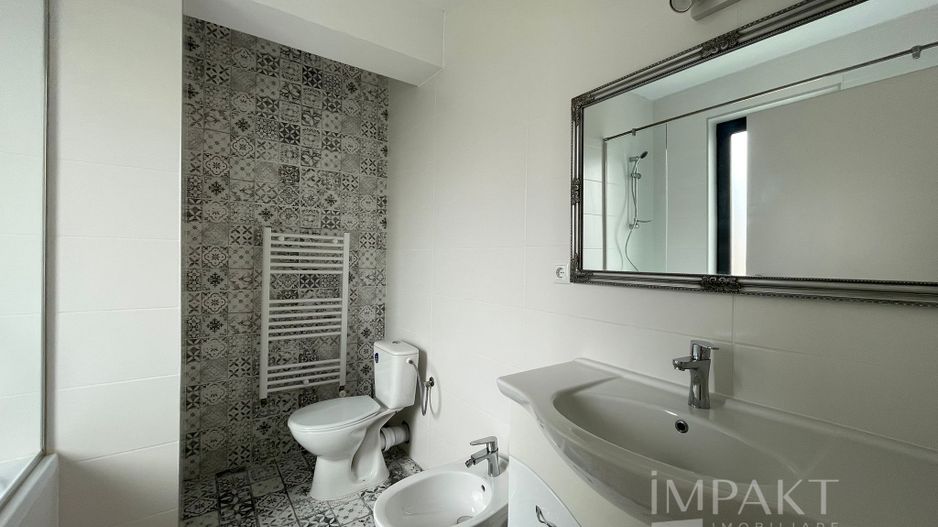 Casă / Vilă cu 4 camere de închiriat - Dezmir - Poză 13