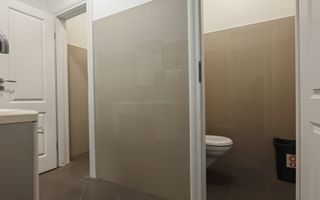 De închiriat – Clădire nouă P+2, 350 mp utili, lift, parcare, zonă centrală - Poză 2