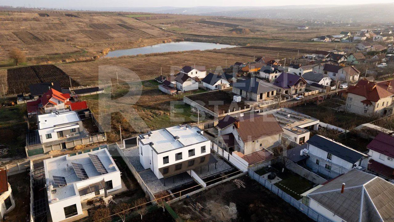 Vânzare, duplex, 3 nivele, str. Frasinilor, Ialoveni - Poză 1