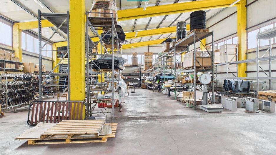 Hală de producție, cu birouri și teren, în Sebiș - Poză 5