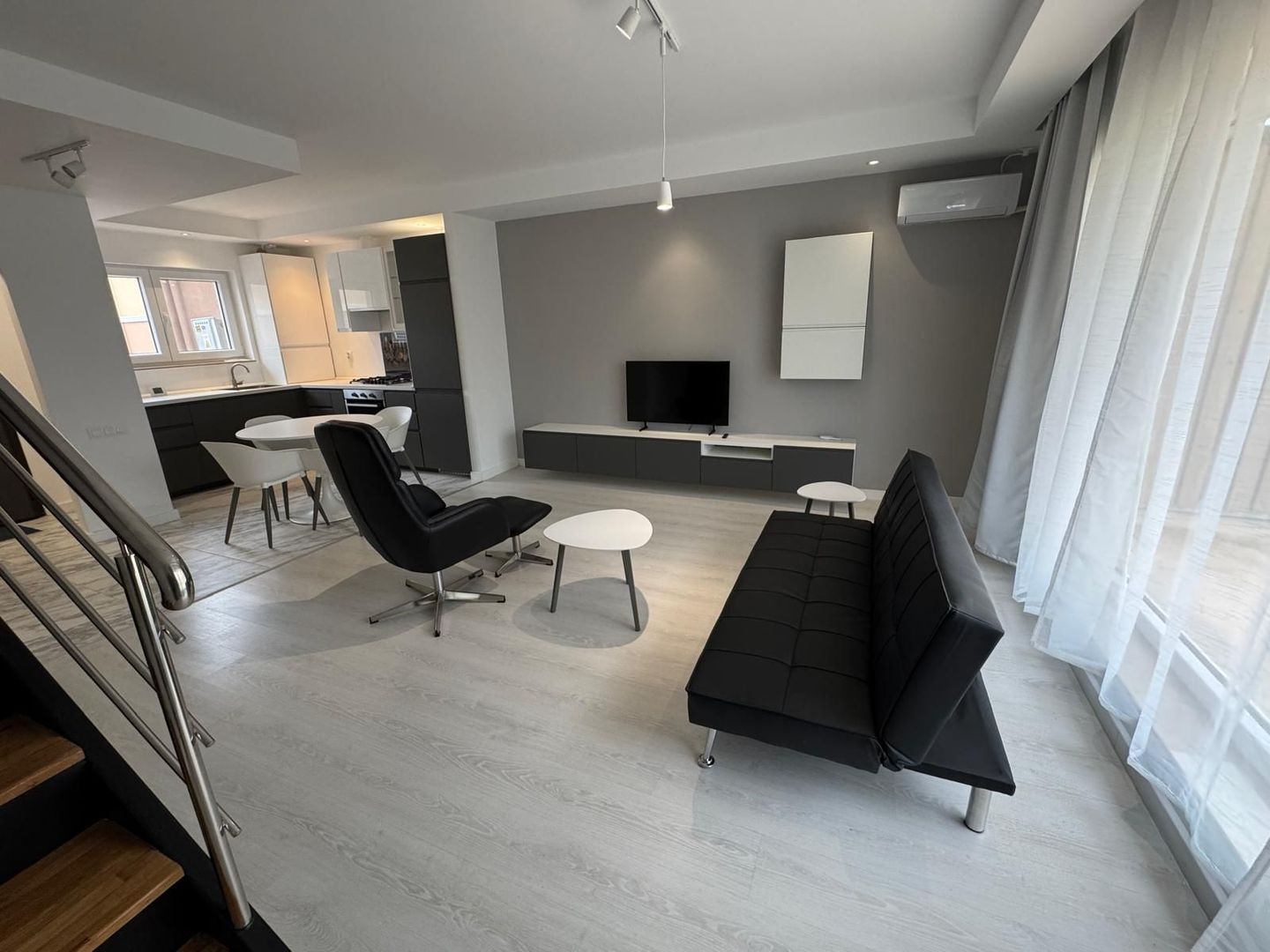 Vila noua cu mansarda Cosmopolis - Poză 15