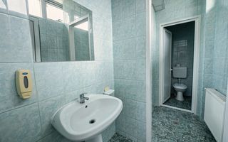 Cladire de birouri Vitan pretabilă pentru diverse afaceri. - Poză 13