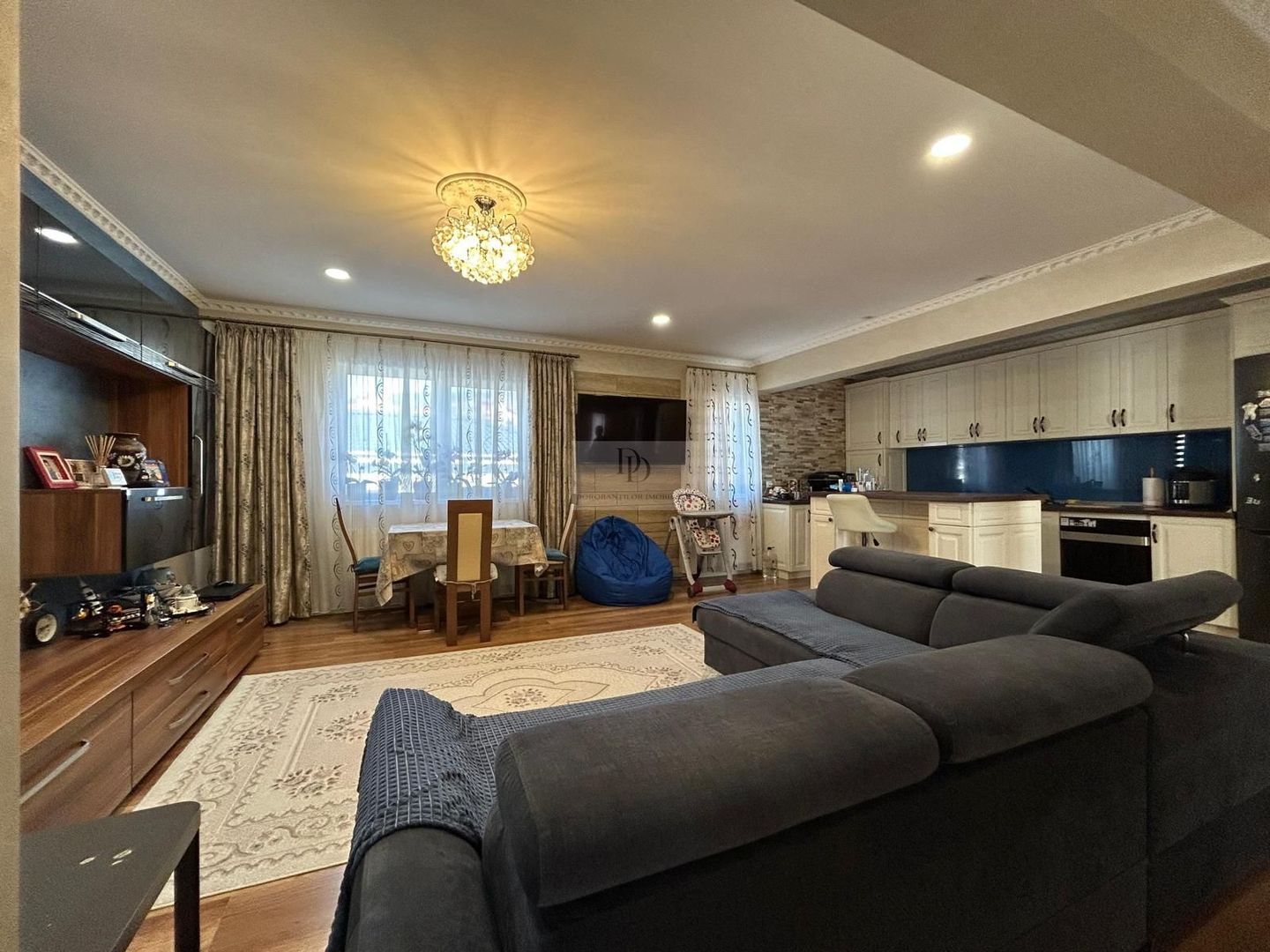 Apartament 4 camere singur pe nivel + 50 mp Pod + 2 Parcari | Oașului - Poză 1