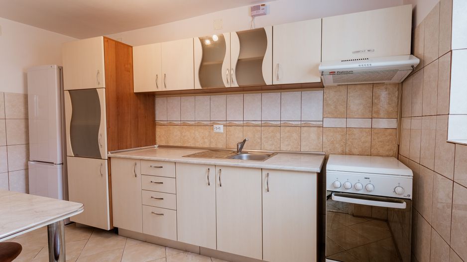 Casă cu 2 camere în Bujac - Poză 10