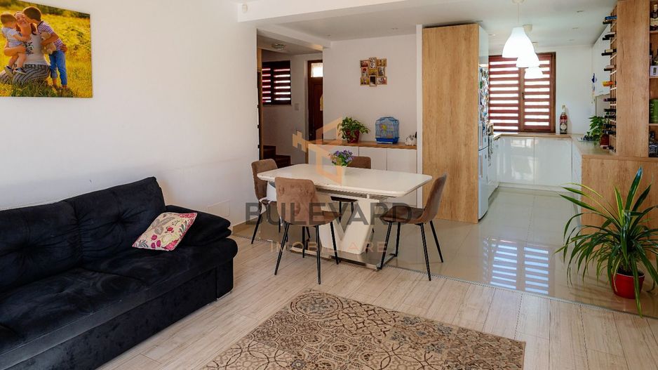 Comision 0! Casa de tip duplex cu 5 camere, zona strazii Urusagului! - Poză 2