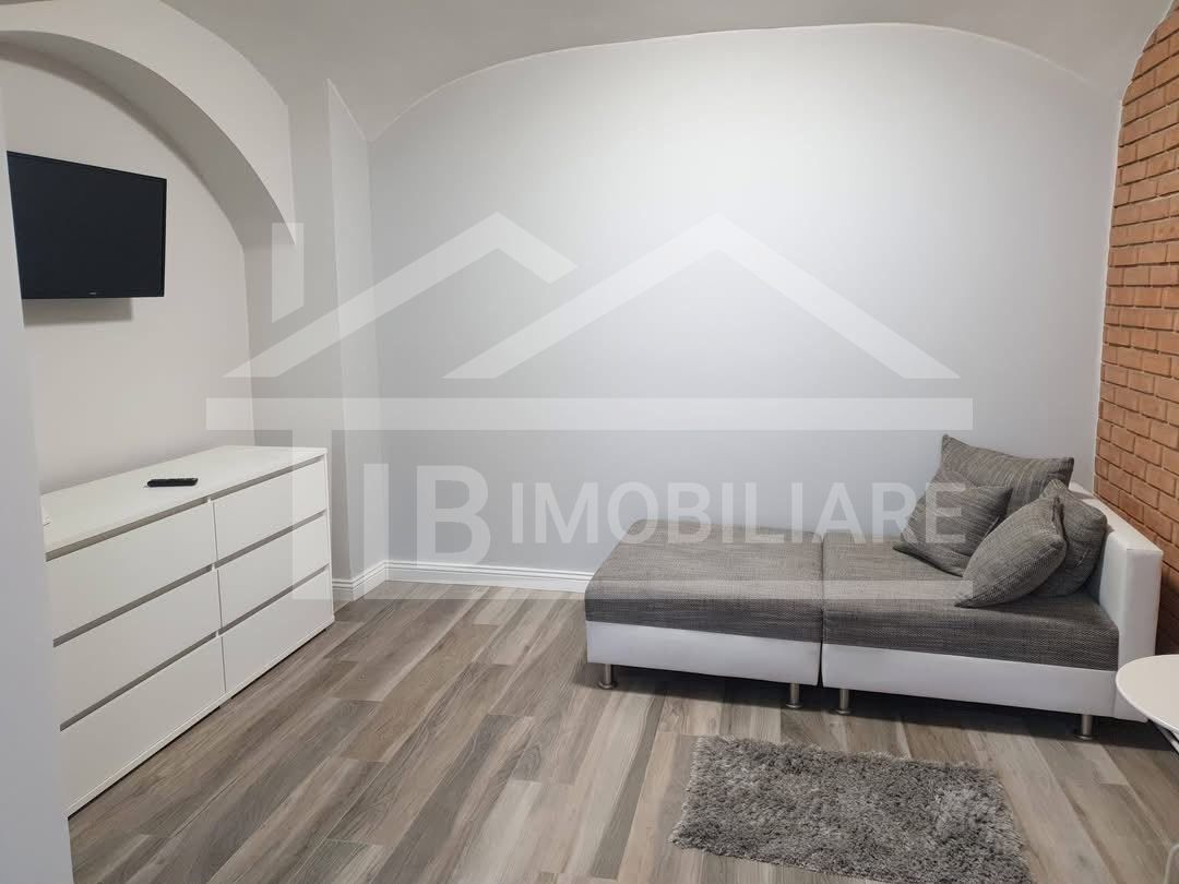Apartament cu 2 camere, 45mp, Zona Central - Poză 2