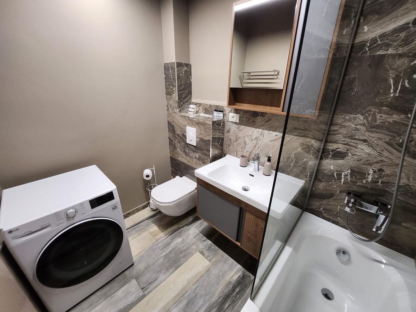 Apartament 2 camere - POZITIE EXCELENTA - Poză 4