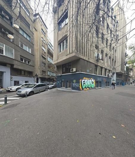 Apartament 5 camere, garaj, 2 boxe subsol, 4/6, bloc interbelic . - Poză 2