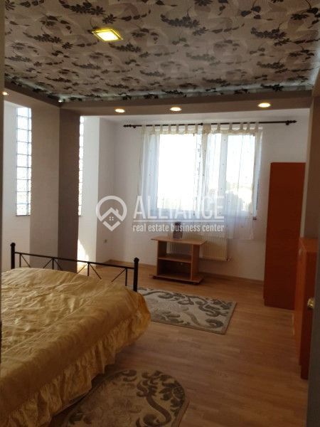 BULEVARDUL MAMAIA - Apartament de 3 camere in vila TERMEN REDUS! - Poză 10