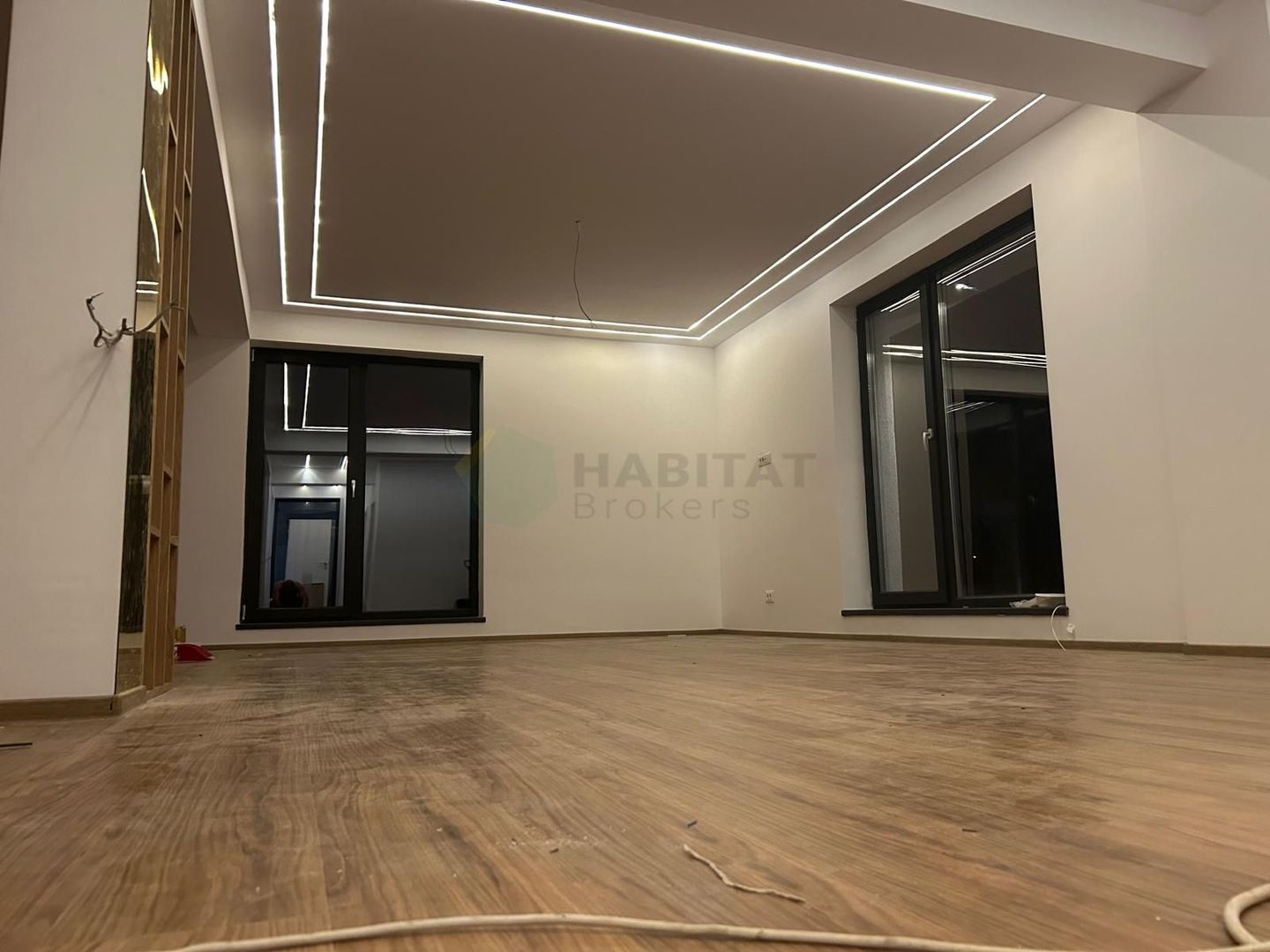 Casă modernă de vânzare /4 camere/ Strada Alexandru Ioan Cuza - Poză 5