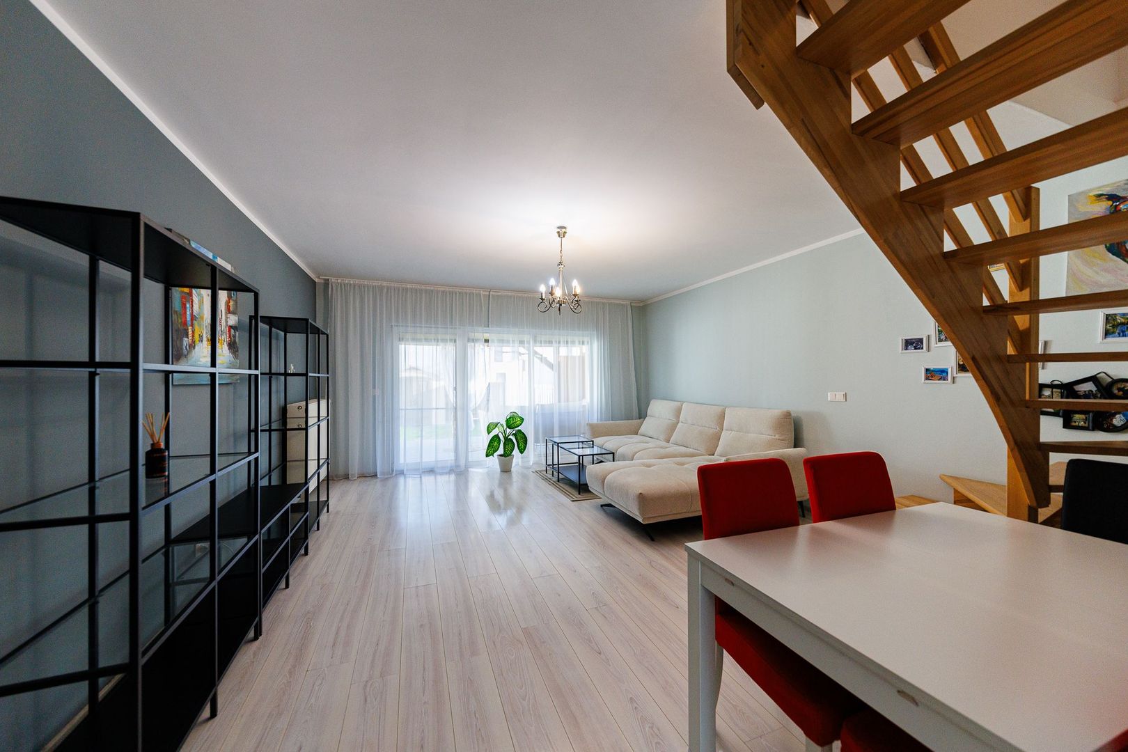 Casă primitoare și cochetă în Dumbrăvița – langa pădure și lac | Com 0 - Poză 38