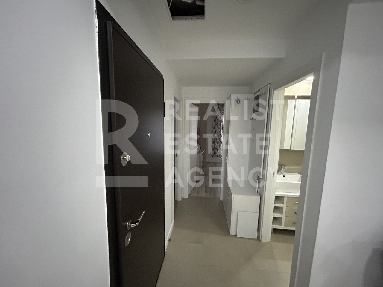 Apartament cu 2 camere, Cosmopolis, mobilat și utilat, loc de parcare - Poză 9