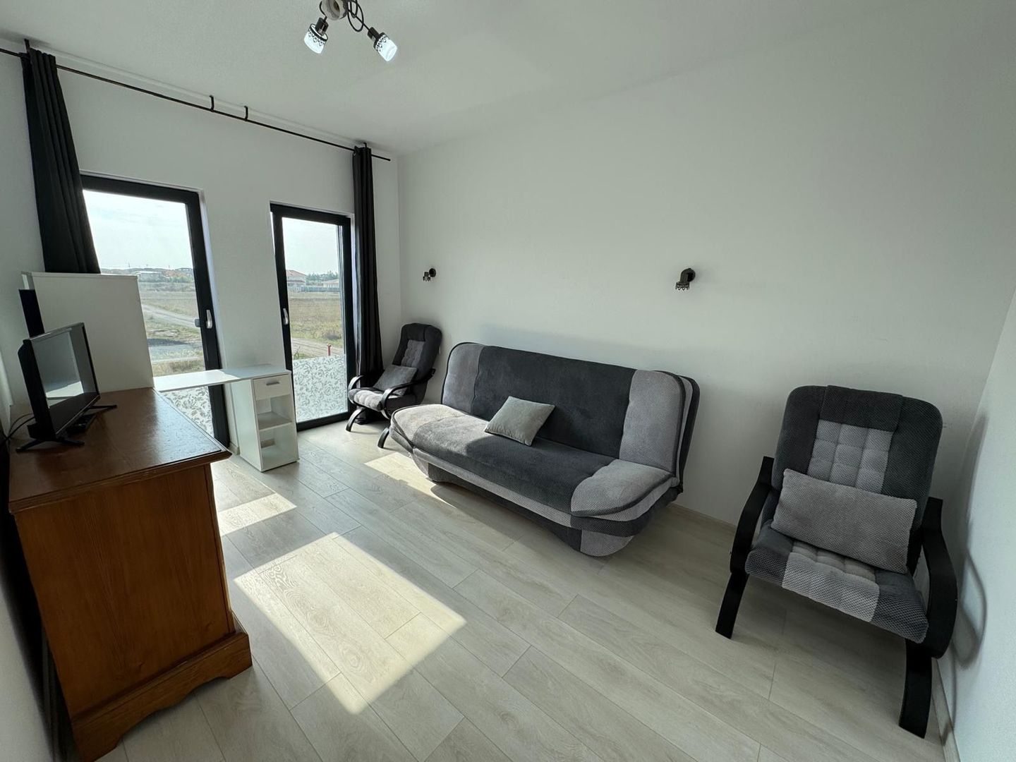 Comision 0% Casă înșiruită modernă, 91 mp utili, 2 dormitoare, 2 băi, curte - Poză 3