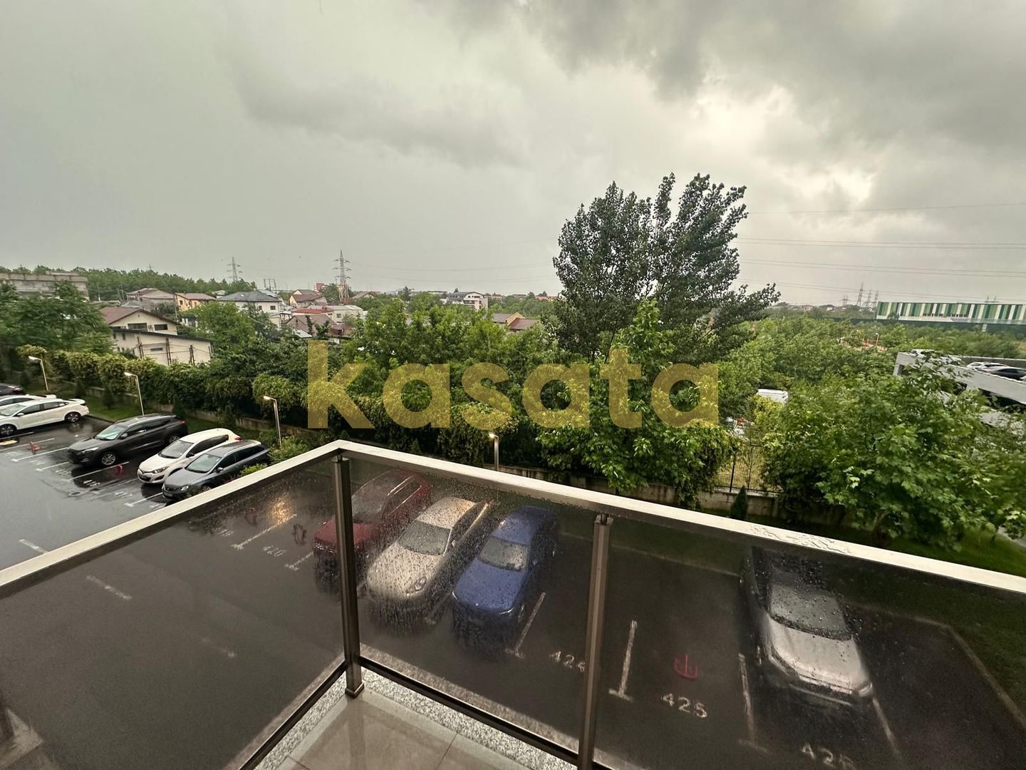 Garsoniera spatioasa, luminoasa la 2 minute de metrou - Poză 1