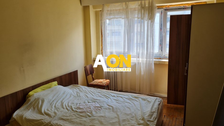 Apartament 4 Camere, Etaj 3, Decomandat, Zona Parc Cetate - Poză 3