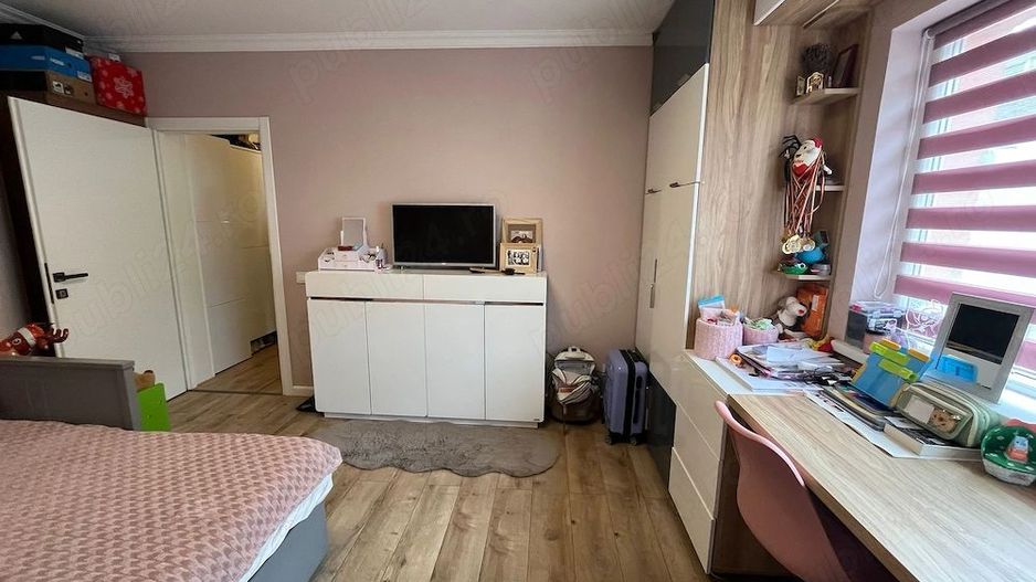 Apartament 2 camere decomandate, balcon, etaj intermediar, parcare - Poză 2