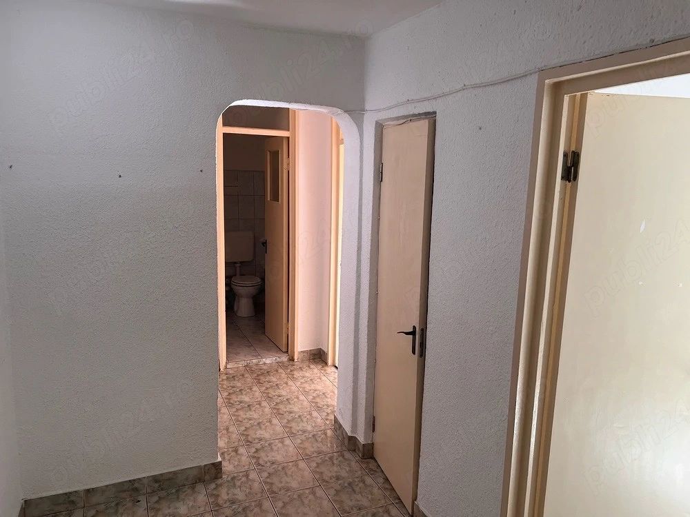 Vanzare Apartament decomandat 2 camere, bloc 1980, 1 min metrou Obor - Poză 3