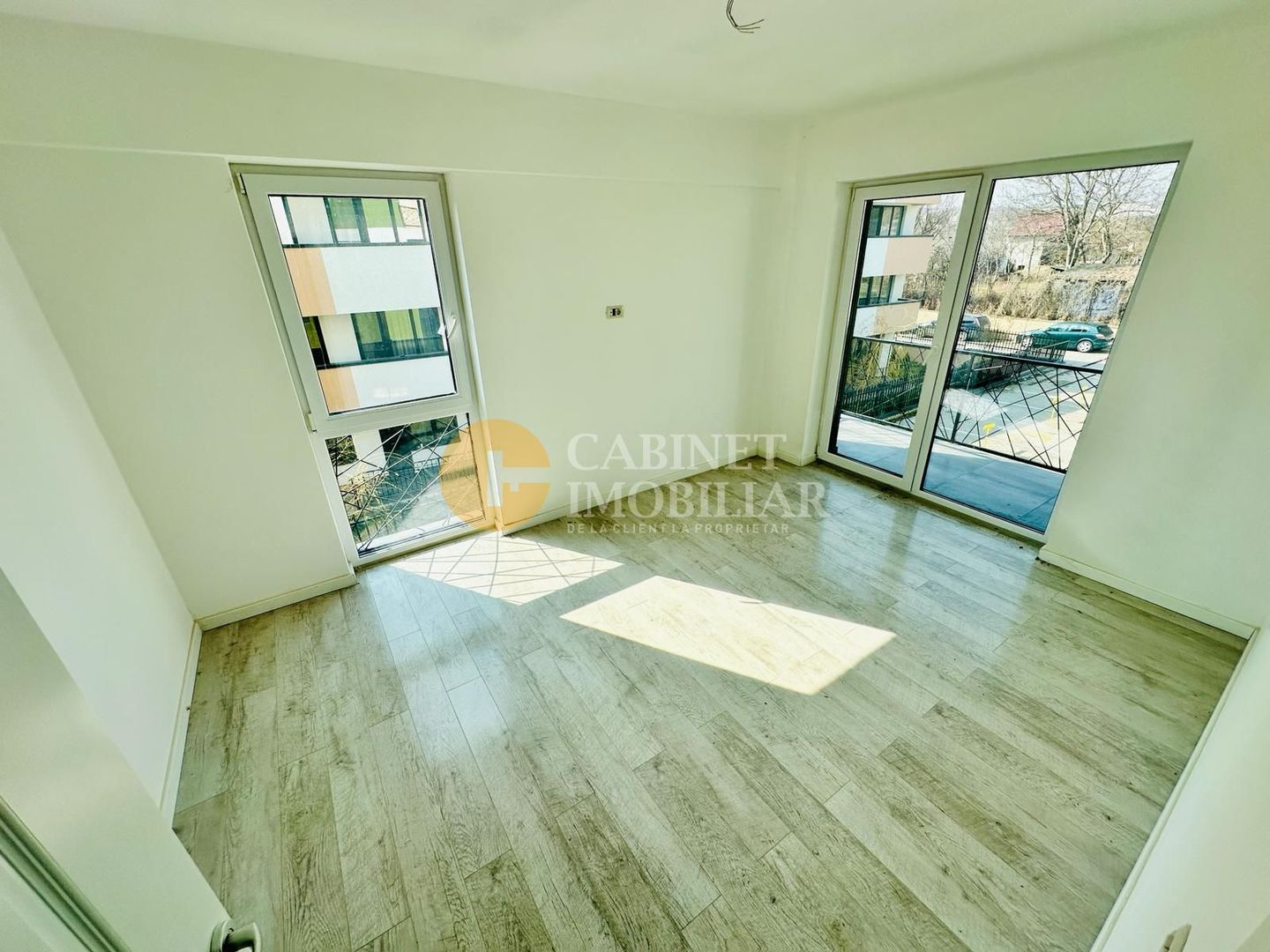 Apartament cu  2 Camere Decomandat- Bloc Nou - Zona Nicolina-Cug - Poză 2