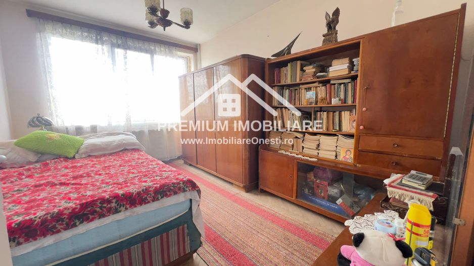 Apartament cu 3 camere decomandat - Poză 1