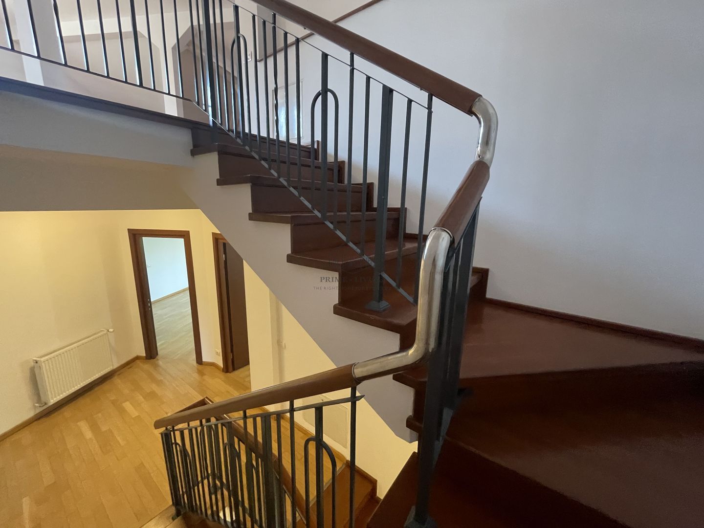 VILA CU 5 DORMITOARE IN COMPLEX REZIDENTIAL - Poză 16