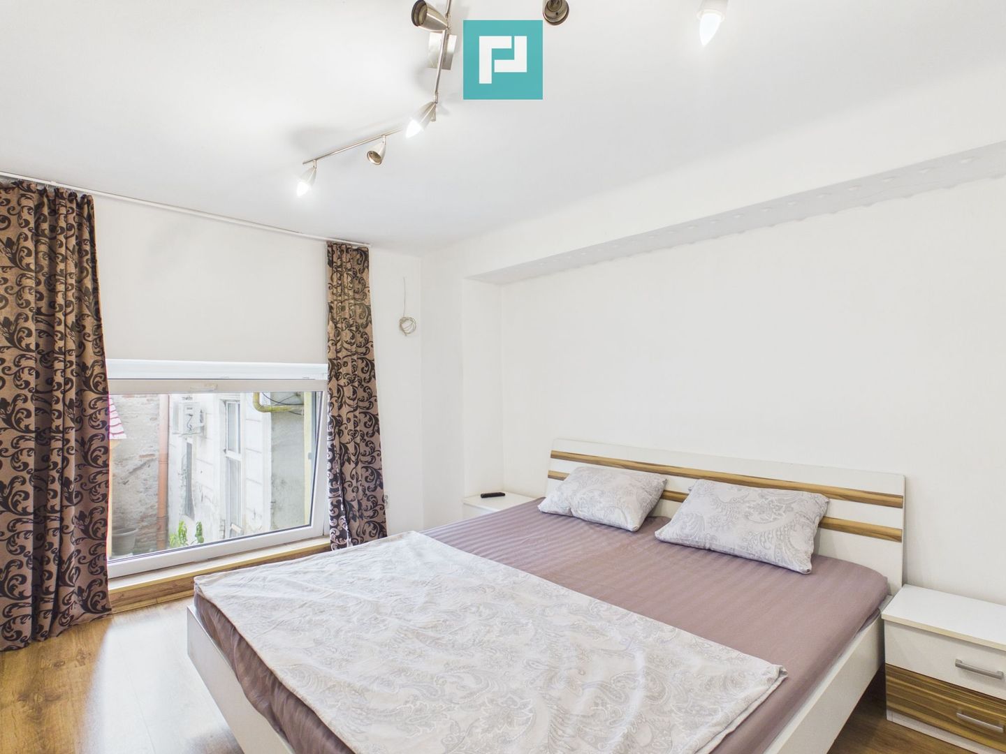 Apartament două camere Bulevardul Revoluției - Poză 3