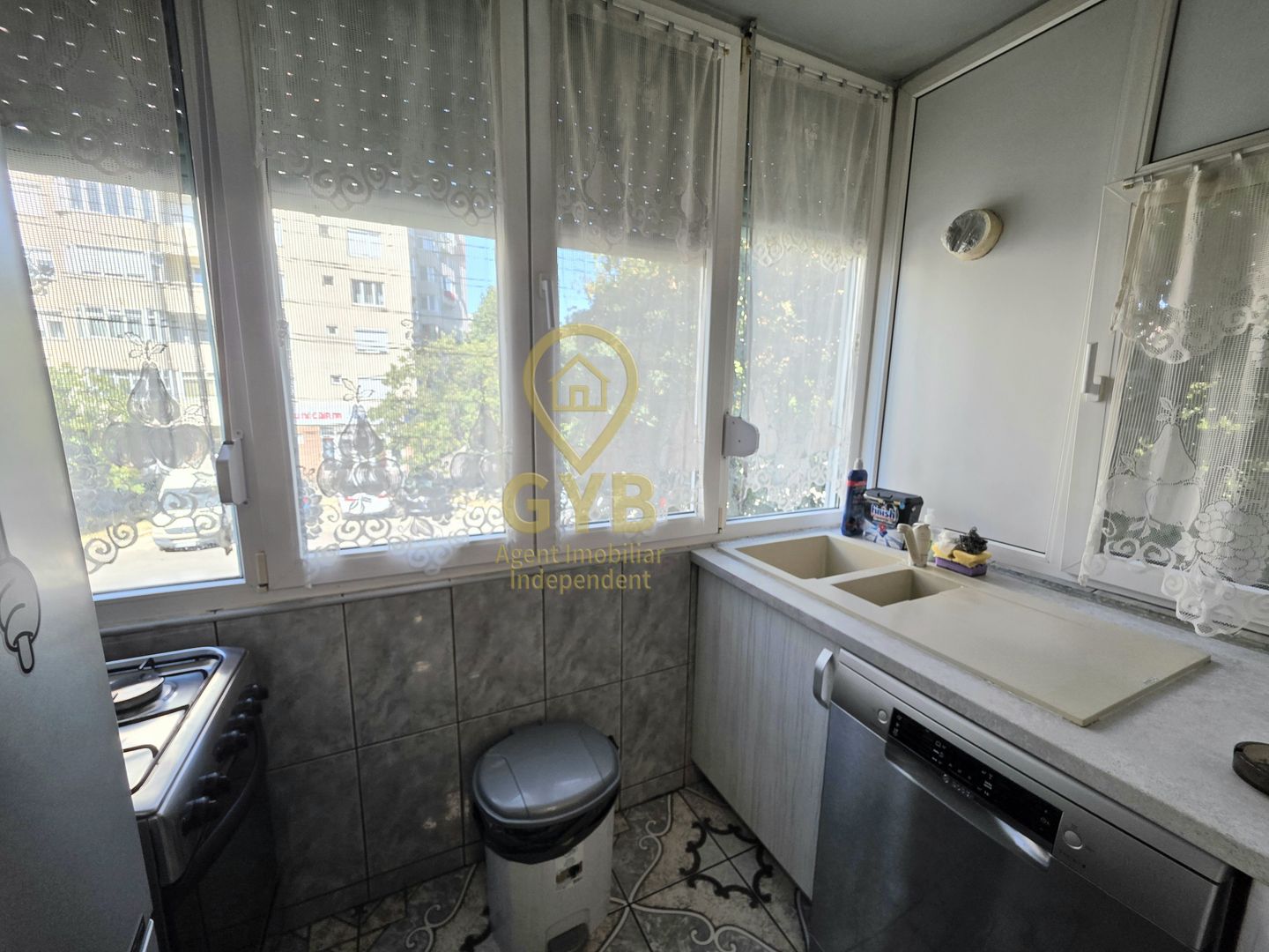 De închiriat – Apartament 3 camere | 68 mp | Etaj 1/4 | Str. Aluminei – Decebal - Poză 14