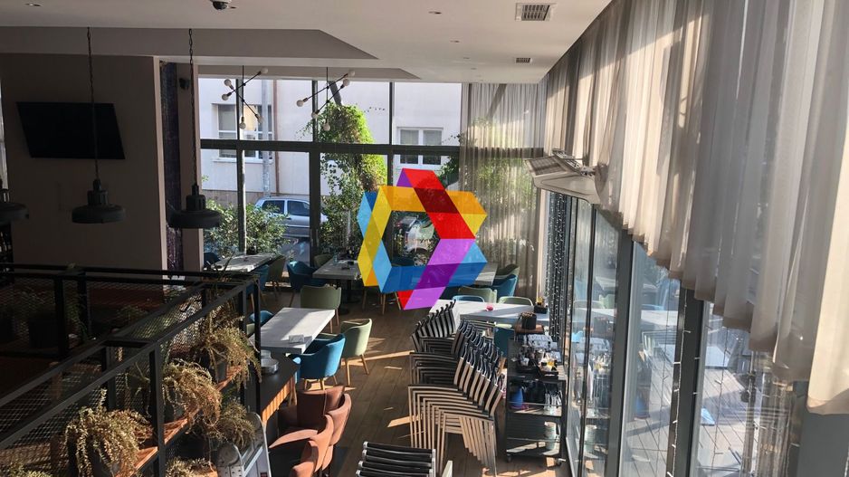 Spatiu Central cu vad pietonal și auto - 414 mp #plus-imo.ro - Poză 1