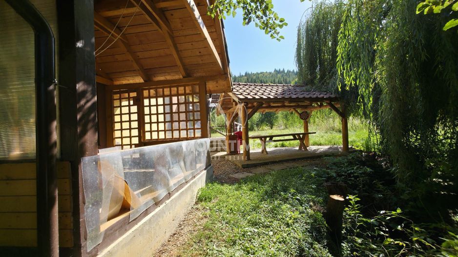 Casa de vacanta in inima padurii, 150 mp/utili, teren 1960 mp, Vulcan - Poză 19